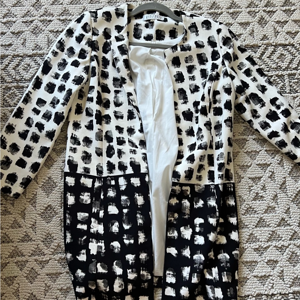 Black and white pattern long blazer